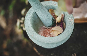 Image of mortar and pestle.